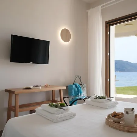 度假居 Armikes Beachfront Afión