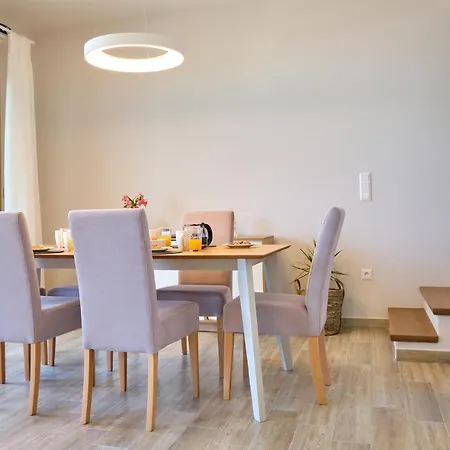 בית נופש Armikes Beachfront