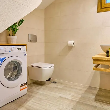 Armikes Beachfront Afionas