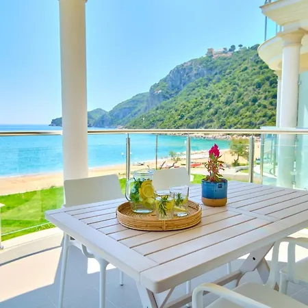 Armikes Beachfront Prázdninový dům Afión