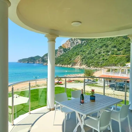 Armikes Beachfront Afionas