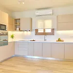 Armikes Beachfront Tatil Evi