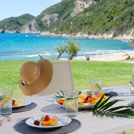 別荘 Armikes Beachfront