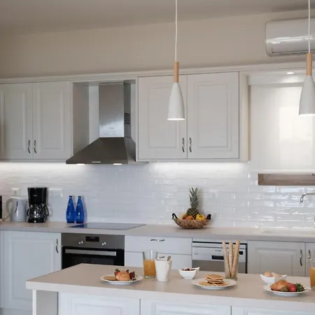 別荘 Armikes Beachfront